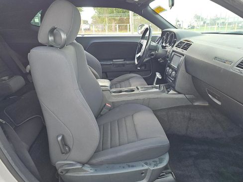 Used 2010 Dodge Challenger SE RWD image 11