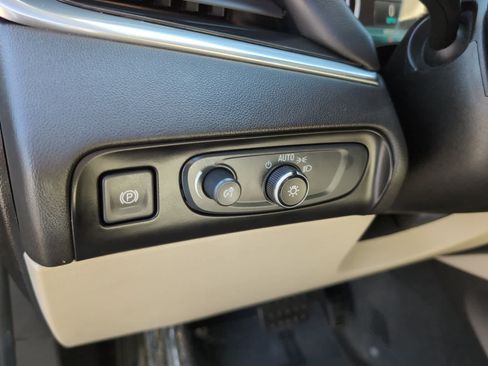 Used 2019 Buick Enclave Essence AWD/4WD image 26