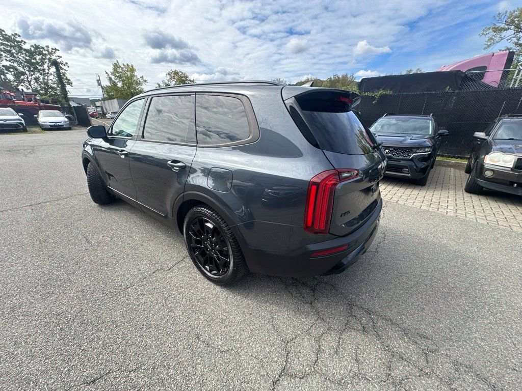 Used 2022 Kia Telluride SX w/ Nightfall Edition Package AWD/4WD image 4