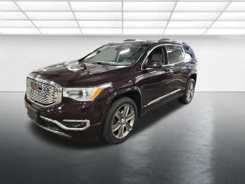 Used 2017 GMC Acadia Denali w/ Technology Package FWD image 9