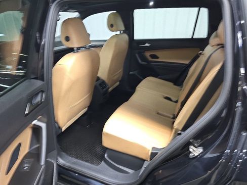 Used 2023 Volkswagen Tiguan SE AWD/4WD image 31