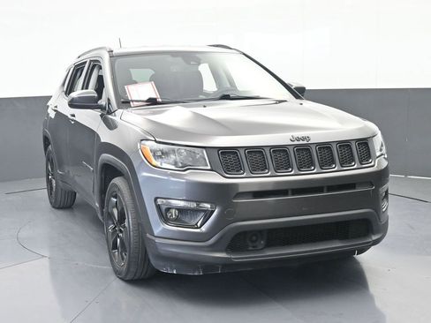 Used 2021 Jeep Compass Latitude image 9