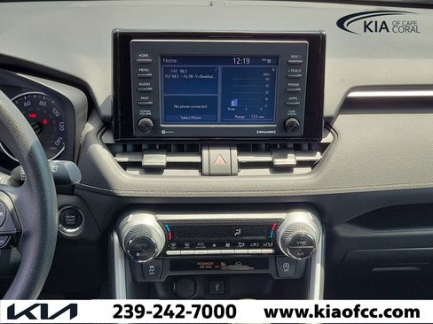 Used 2021 Toyota RAV4 XLE w/ Convenience Package FWD image 22