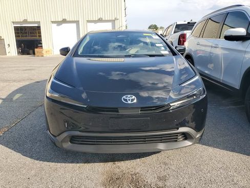 Used 2024 Toyota Prius LE FWD image 2