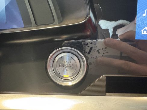 Used 2024 Chevrolet Corvette Stingray Preferred Cpe w/ Battery Protection Package image 14