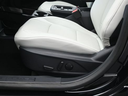 Certified 2025 Ford Mustang Mach-E Premium RWD image 11