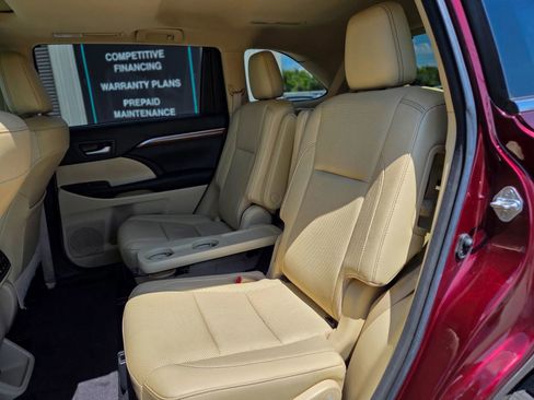 Used 2017 Toyota Highlander Limited Platinum image 13
