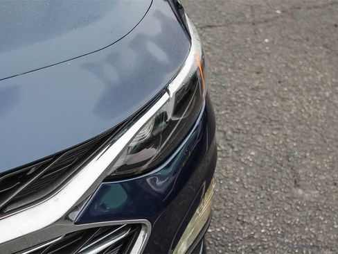 Used 2019 Chevrolet Malibu LT w/ Driver Confidence Package image 12