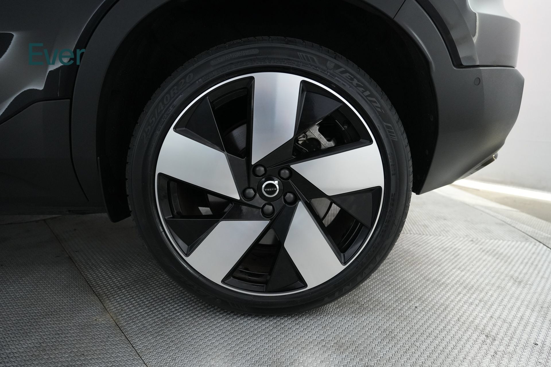 Used 2023 Volvo C40 P8 Recharge Ultimate AWD/4WD image 9