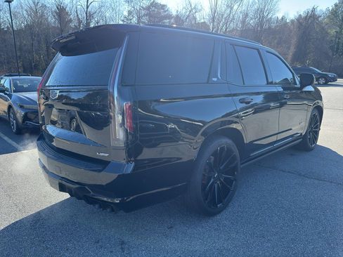 Used 2023 Cadillac Escalade V image 5