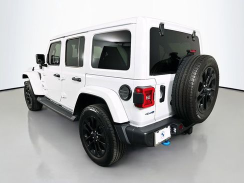 Used 2024 Jeep Wrangler Unlimited Sahara w/ Technology Group image 7