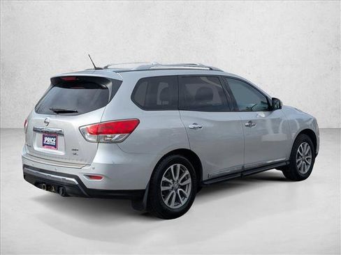 Used 2015 Nissan Pathfinder SL w/ SL Tech Package image 5