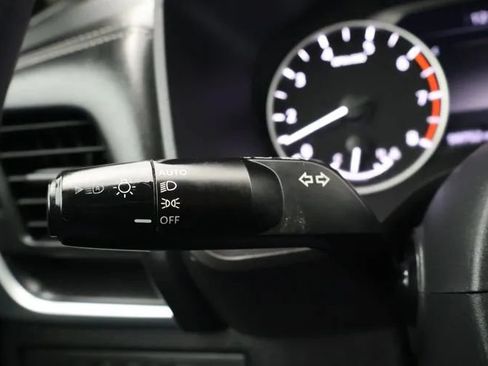 Used 2024 Nissan Rogue S AWD/4WD image 22