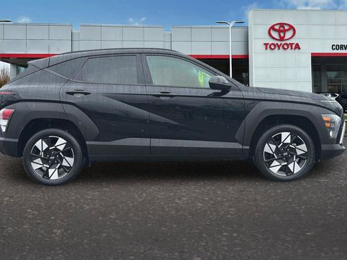 Used 2024 Hyundai Kona SEL image 3