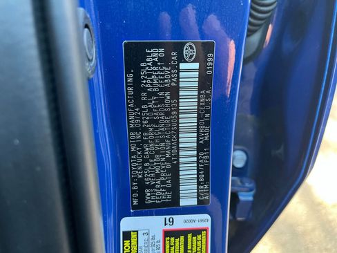 Used 2025 Toyota Camry LE image 28