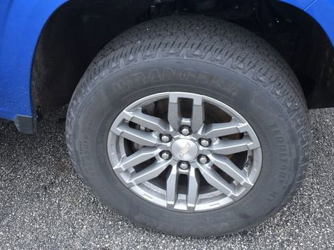 Used 2023 Chevrolet Colorado LT w/ LT Convenience Package II image 11