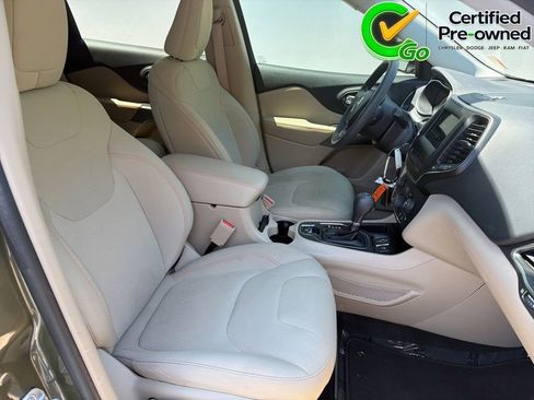 Certified 2019 Jeep Cherokee Latitude w/ Popular Appearance Group FWD image 26