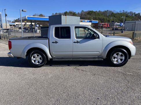 Used 2013 Nissan Frontier SV w/ SV Value Truck Pkg image 2