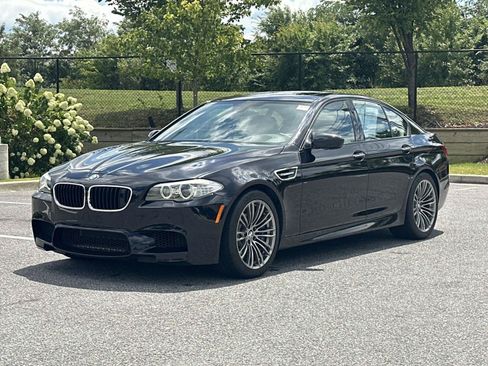 Used 2013 BMW M5 RWD image 1