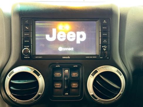 Used 2017 Jeep Wrangler Unlimited Rubicon image 15