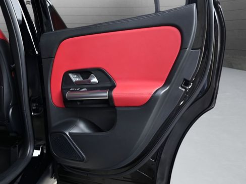 Used 2023 Mercedes-Benz GLA 250 4MATIC image 56