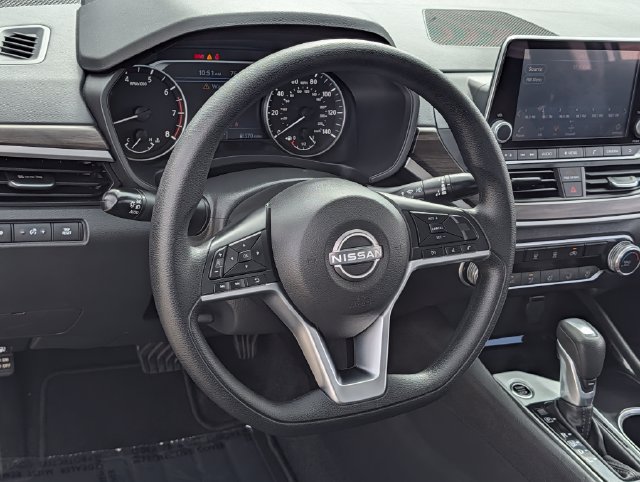Used 2024 Nissan Altima 2.5 SV FWD image 16