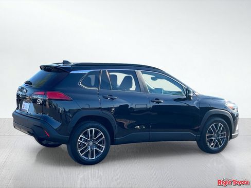 Certified 2026 Toyota Corolla Cross XLE FWD image 7