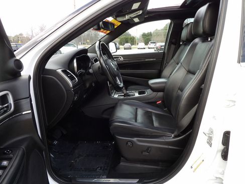 Used 2021 Jeep Grand Cherokee Limited image 47