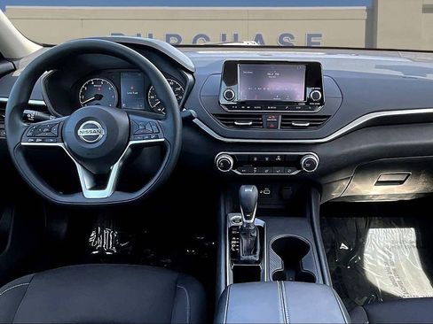 Used 2022 Nissan Altima 2.5 S FWD image 9