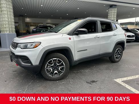 Used 2025 Jeep Compass Trailhawk AWD/4WD image 1