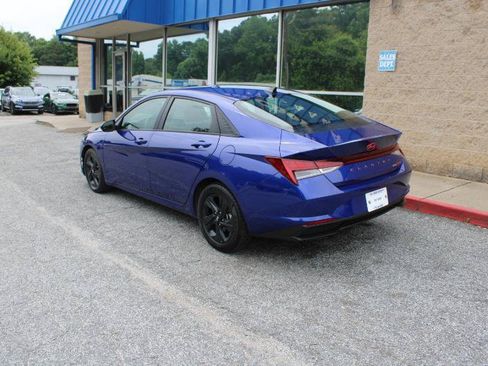 Used 2022 Hyundai Elantra Blue FWD image 4