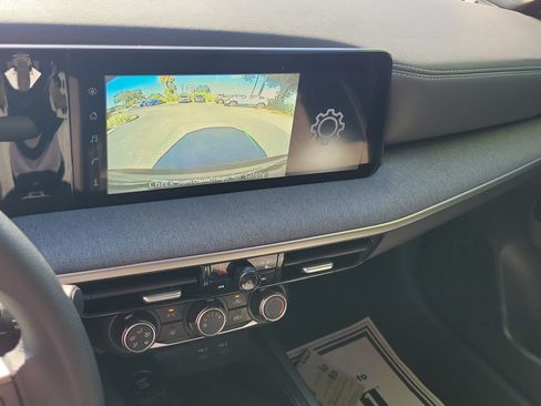 Certified 2025 Nissan Kicks SV FWD image 25