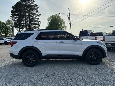 Used 2026 Ford Explorer Tremor w/ Tremor Ultimate Package AWD/4WD image 9