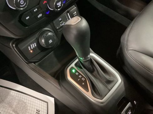 Used 2023 Jeep Renegade Limited image 13