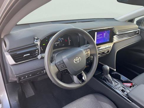 Used 2025 Toyota Camry LE FWD image 12