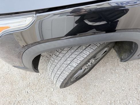 Used 2018 GMC Acadia SLT image 19