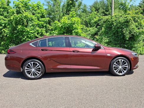 Certified 2018 Buick Regal Essence w/ Driver Confidence Package #1 AWD/4WD image 7