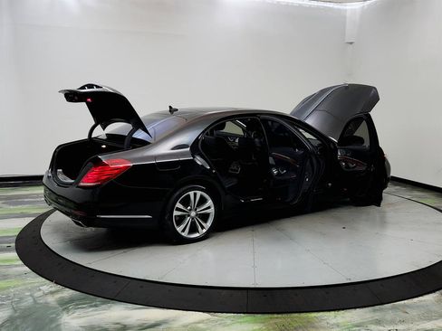 Used 2015 Mercedes-Benz S 550 Sedan w/ Premium 1 Package image 11