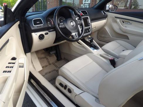 Used 2011 Volkswagen Eos Komfort image 8