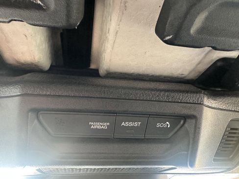 Used 2024 Jeep Wrangler Rubicon image 33