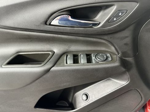 Used 2024 Chevrolet Equinox LT FWD image 19