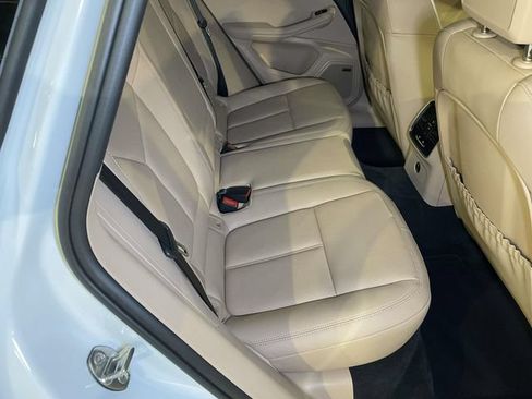 Certified 2026 Porsche Macan AWD/4WD image 22