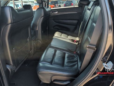 Used 2018 Jeep Grand Cherokee Limited image 16