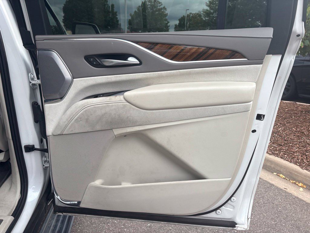Certified 2024 Cadillac Escalade ESV Sport Platinum w/ LPO, ONYX Package AWD/4WD image 27
