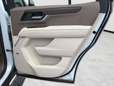 Used 2026 GMC Yukon Denali w/ Sun & Power Step Package AWD/4WD image 19