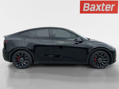 Used 2022 Tesla Model Y Performance image 16