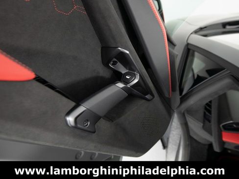 Used 2024 Lamborghini Revuelto image 15