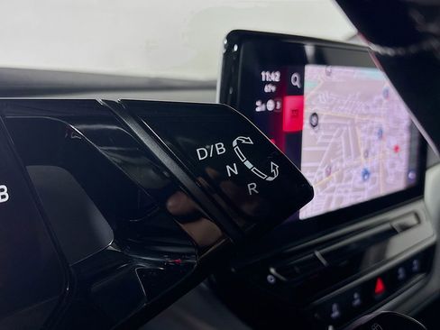 Used 2021 Volkswagen ID.4 Pro image 19