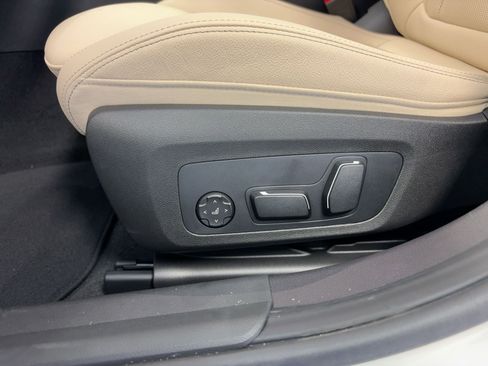 Used 2026 BMW 330i Sedan w/ Convenience Package image 13