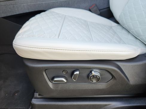 New 2025 Cadillac Escalade Sport Platinum w/ LPO, ONYX Package image 19